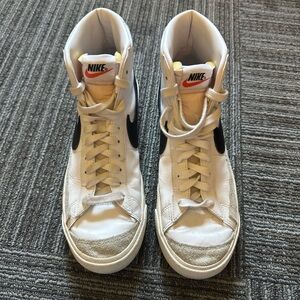 Nike White and Black High-Tops
